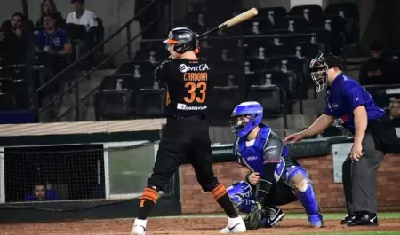 Yaquis vence a Naranjeros 4-0