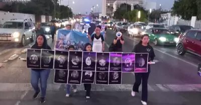 Marcha pacfica "Alto al fuego".