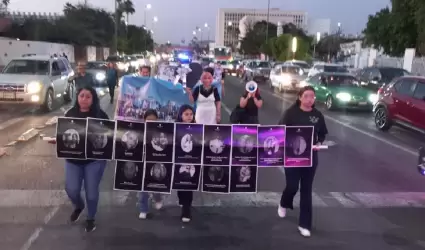 Marcha pacfica "Alto al fuego".