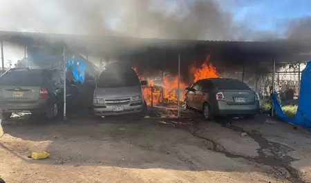 Incendio en taller mecnico de la colonia Palo Verde