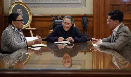 Claudia Sheinbaum conversa con el papa Len XIV