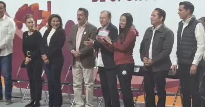 Entrega de becas a talentos deportivos