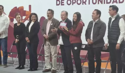 Entrega de becas a talentos deportivos