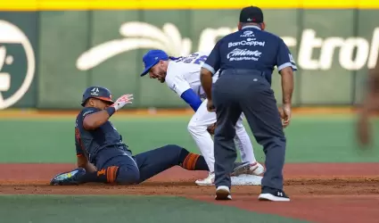 Naranjeros vence a Charros en extra innings