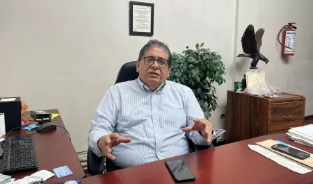 Jos� Ram�n Becheret Barraza, gerente de la Loter�a Nacional en Sonora.