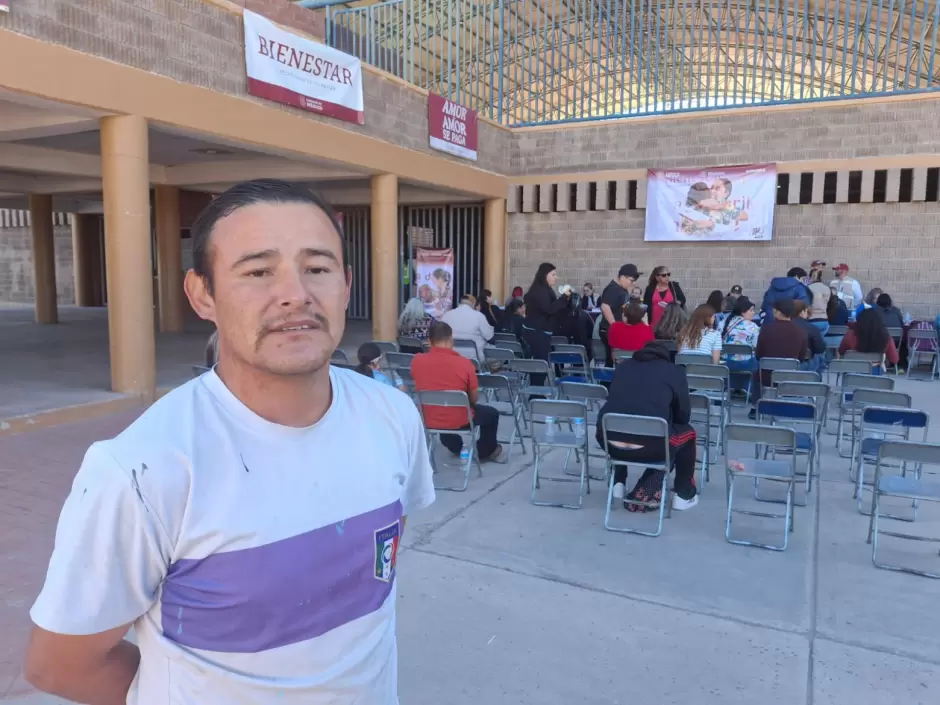 Martin C�rdoba acudi� al m�dulo de registro del programa Viviendas del Bienestar