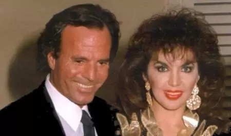 Olga Breeskin, Julio Iglesias