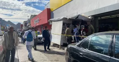 Conductora impacta puesto en el Centro