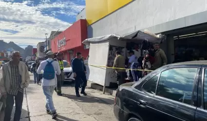 Conductora impacta puesto en el Centro