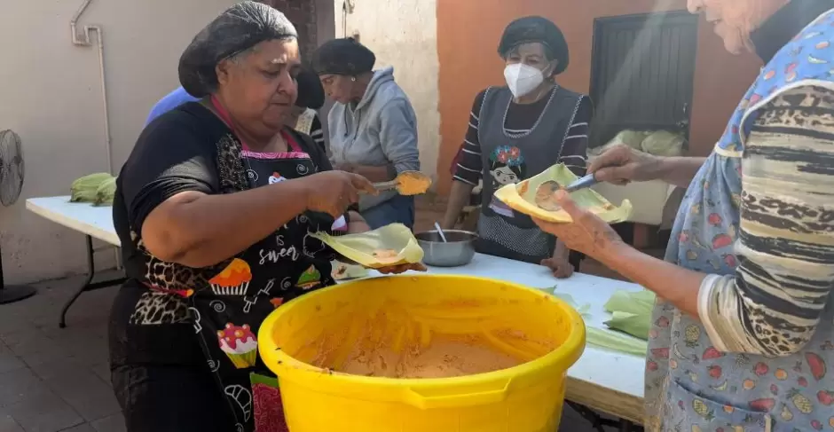 Elaboraci�n de tamales para el D�a de la Candelaria