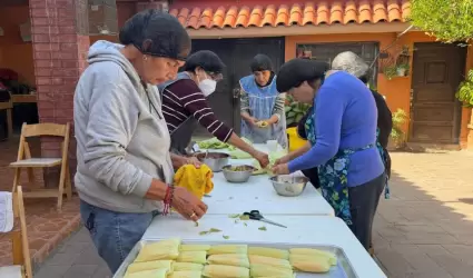 Elaboraci�n de tamales para el D�a de la Candelaria