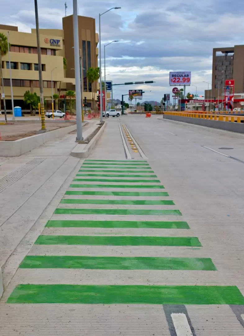 Paso a desnivel Colosio-Solidaridad.