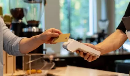 Elegir cobro adecuado mejora eficiencia y control financiero.