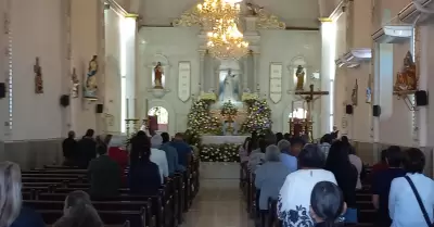 Devotos agradecen a la Virgen de la Candelaria