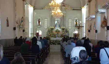 Devotos agradecen a la Virgen de la Candelaria