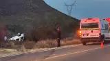 Muere hombre en volcamiento en carretera Hermosillo-Ures