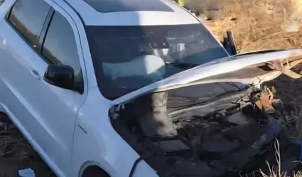 Camioneta donde viajaba Adolfo Salazar Razo