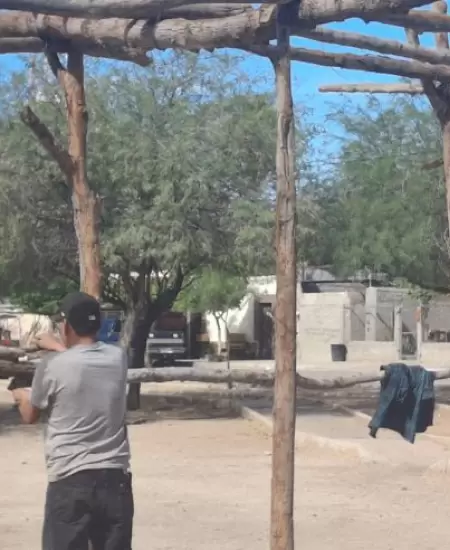 Yaquis de La Matanza inician construcci�n de su tradicional ramada