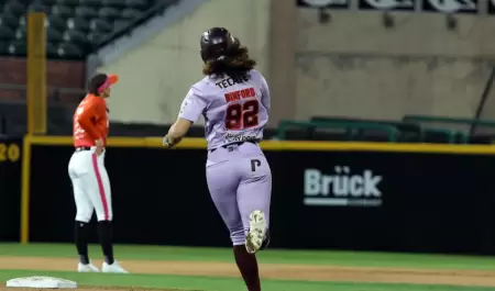 Uni�n Laguna vence a Naranjeros Femenil