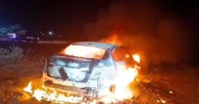 Incendio de veh�culos en San Luis R�o Colorado