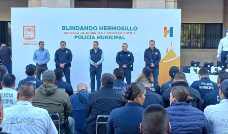 Entrega de veh�culos, uniformes y equipamiento a la Polic�a Municipal de Hermosi