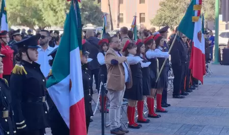 Ceremonia por el D�a de la Bandera