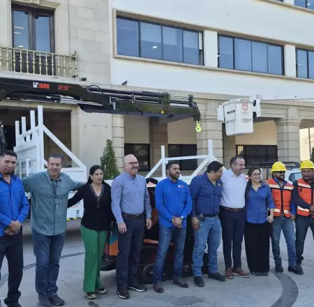 Entrega de unidades a la Agencia Municipal de Energ�a y Cambio Clim�tico