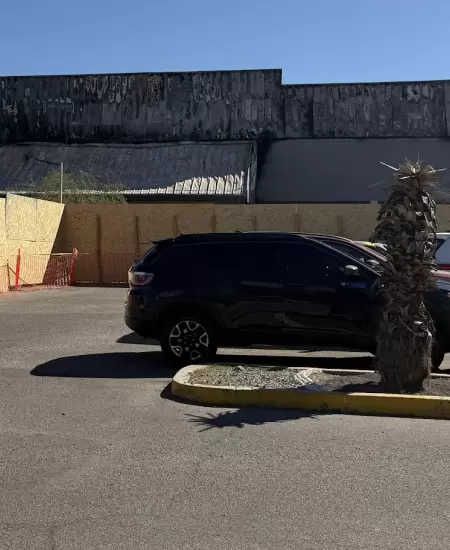 Tienda Sam's Club incendiada