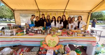 Colecta de alimentos en la Unison