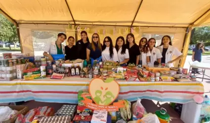 Colecta de alimentos en la Unison