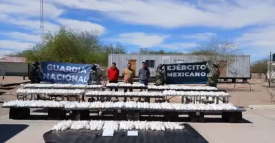 Aseguran m�s de media tonelada de cristal en puesto militar de Cucapah