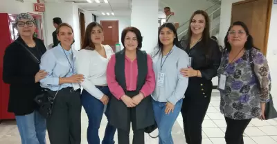 Diputada Gabriela F�lix con promoventes de iniciativa