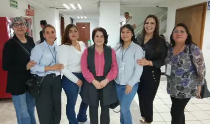 Diputada Gabriela F�lix con promoventes de iniciativa