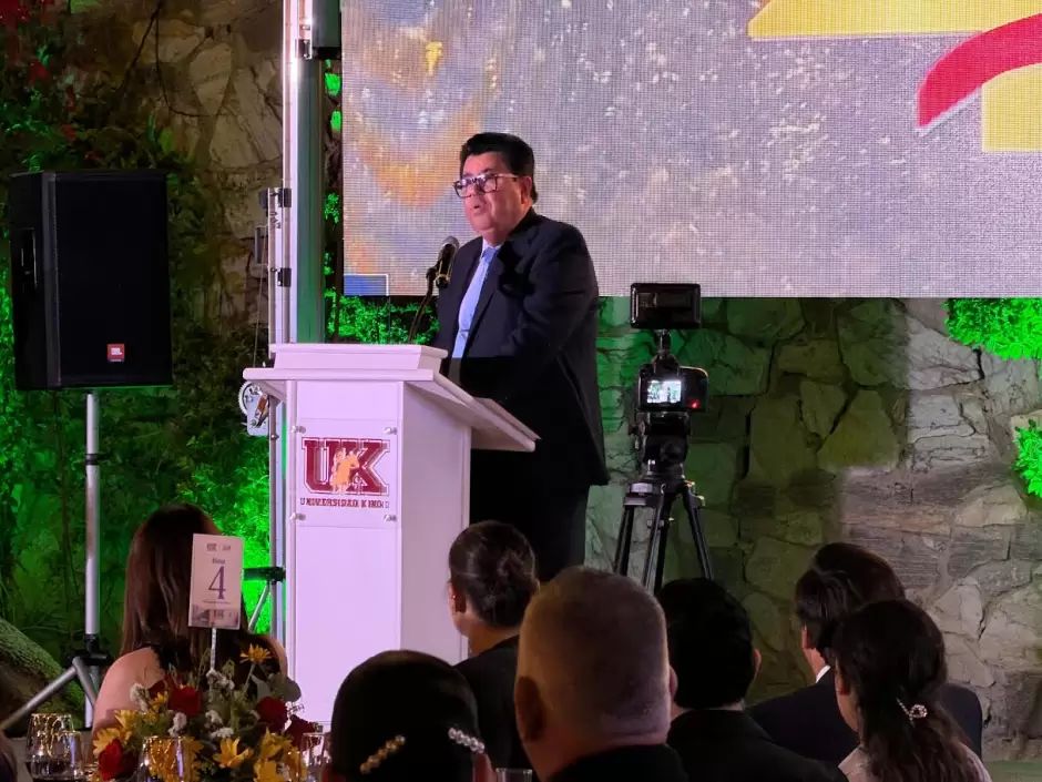 Celebraci�n del 40 aniversario de la Universidad Kino.