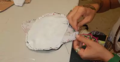 Elaboraci�n de toallas femeninas reutilizables