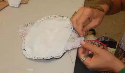 Elaboraci�n de toallas femeninas reutilizables