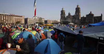 CNTE instala plant�n en el Z�calo capitalino