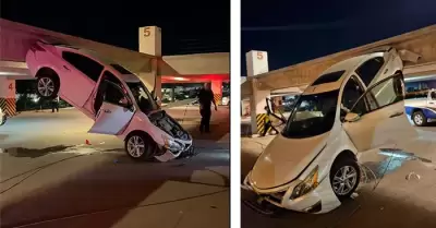 Ca�da de auto en estacionamiento de la Universidad de Sonora