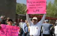 Jubilados de Pemex, Luz y Fuerza y CFE protestan e irrumpen en San L�zaro