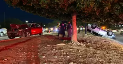 Choque volcamiento en el bulevar Juan Bautista Escalante