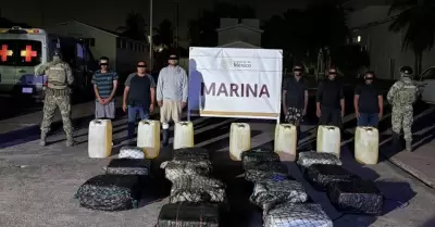 Aseguran embarcaci�n con 650 kilos de coca�na