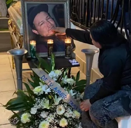 Restos de Marco Antonio son velados en Bah�a de Kino.