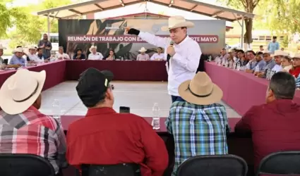 Reuni�n con ejidatarios del Fuerte Mayo