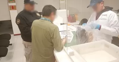 Autoridades de Salud de Sonora entregan a laboratorio especializado en Ciudad de