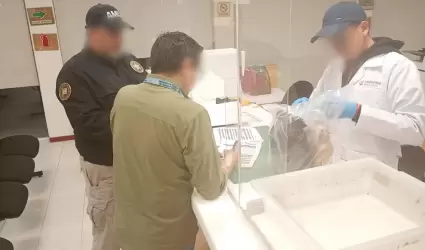 Autoridades de Salud de Sonora entregan a laboratorio especializado en Ciudad de