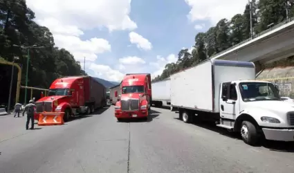 Bloqueo de transportistas y agricultores