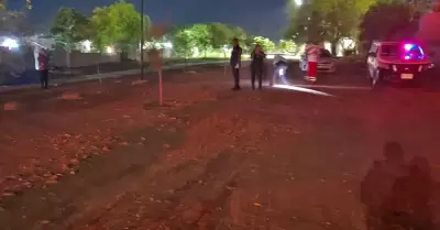Choque de motocicleta contra una banca
