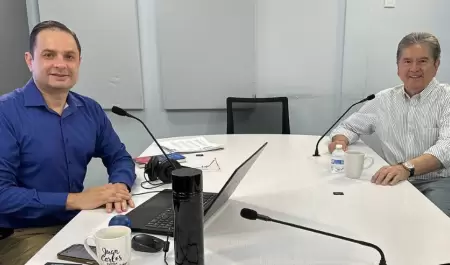 V�ctor Hugo Celaya en entrevista con juan Carlos Z��iga