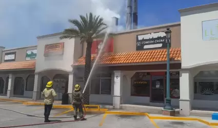 Incendio en negocio de venta de pollo asado