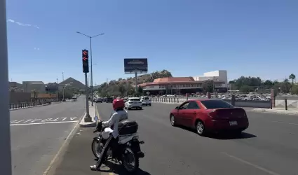 Nueva vuelta a la izquierda en calle Rosales